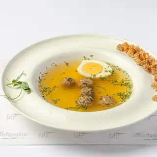 Бульон с фрикадельками, яйцом и сухариками (300 мл.)