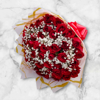 40PCS Red mixed with gypsophila 