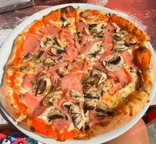 pizza caprichosa (30 cm.)