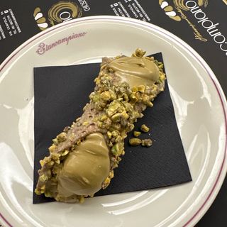 cannolo pistacchioso
