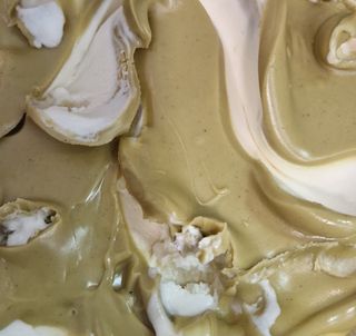 Бял шоколад с шамфъстък (300гр)