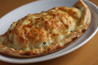 Пица Дядовата ръкавичка затворена (600г)