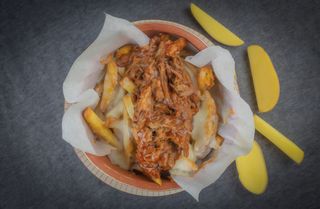 Mix De Patata Frita Y Boniato Con Queso Y Bacón