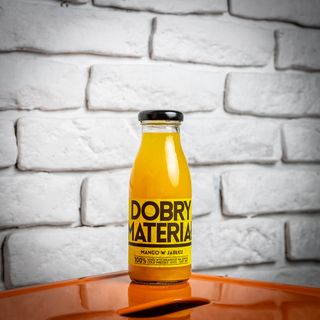 Dobry materiał Mango w jabłku