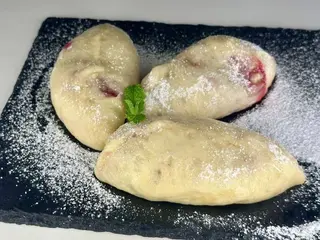 Вареники з вишнею (240g)