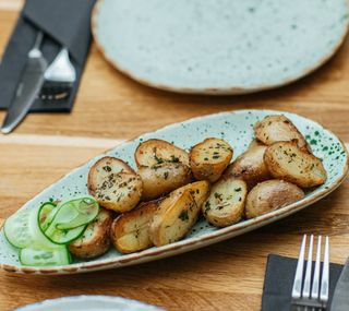 Młode ziemniaki pieczone z tymiankiem