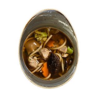 151.Zupa z kurczaka z makaronem i grzybami shiitake (280ml)