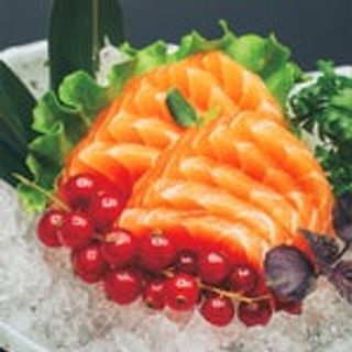 139. Sashimi sake 10 pezzi