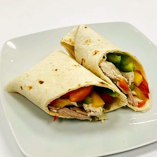 Wrap De Pollo Asado Y Jalapeño