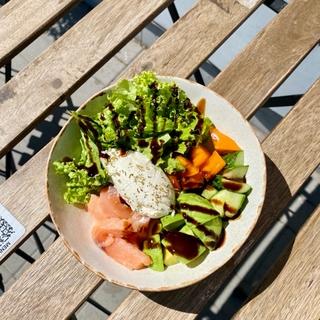 Боул з лососем 