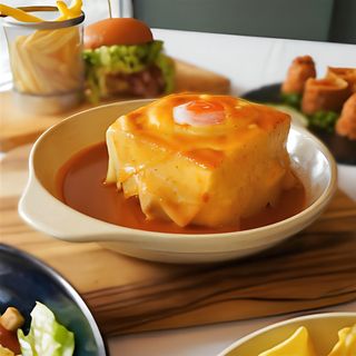 1/2 FRANCESINHA DE FRANGO