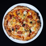 Pizza Diavola cu Sos de Hrean 