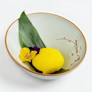 Японский десерт Моти с маракуйей