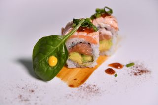 422 Ura sake roll flambé 8 pezzi