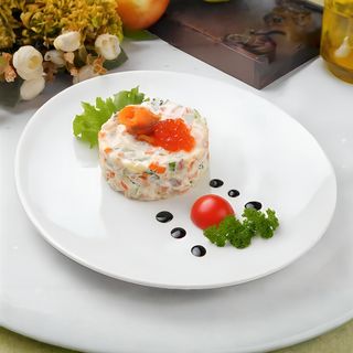 Салат "Оливье" с дальневосточным лососем и красной икрой