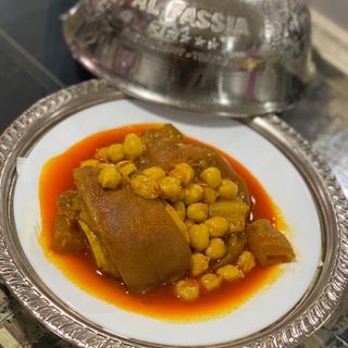 Pieds de veau à la Marocaine aux pois chiches et au blé