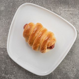 Сосиска в тесте печеная