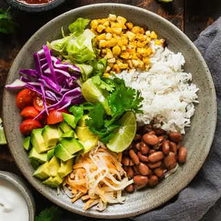 Componi la tua bowl vegetariana