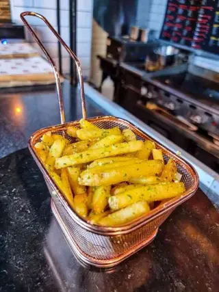 GARLIC BOMB FRIES 160GR