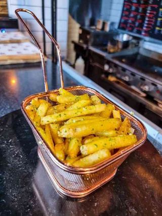 GARLIC BOMB FRIES 160GR