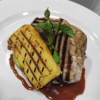 Tuna steak na palenti 350 g