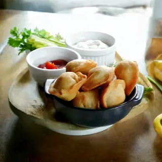 Пельмені фрі з соусом (200г/30г)