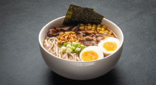 Суп рамен з куркою