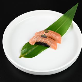 28 Nigiri black sake