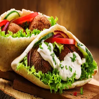 08. Pita De Falafel