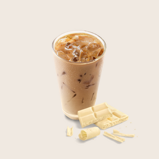 Chai latte frío con chocolate blanco