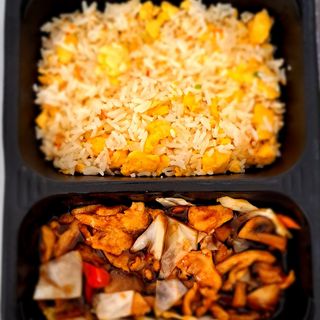 Pui pe plita si orez cu legume