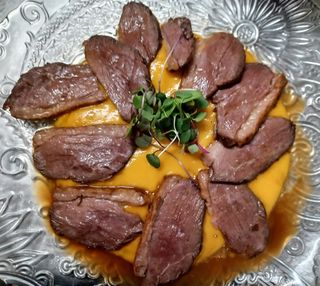 Magret Pato Braseado, Puré, Toque Oriental