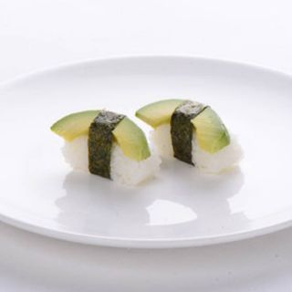 8. Sushi Nigiri Aguacate