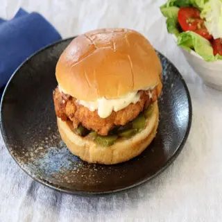 33. Hamburguesa De Pollo Simple