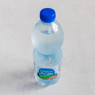 Woda gazowana 500 ml