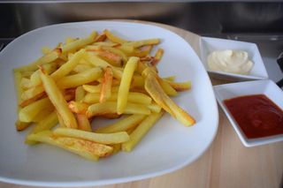 Patatine fritte grandi