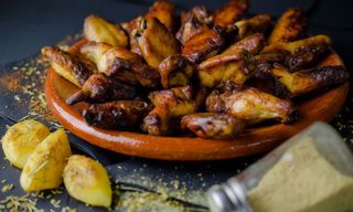 Alitas de pollo 6 + barbacoa