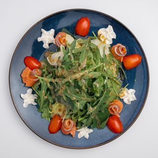 Микс салат с семгой