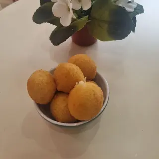 Bolinha de Queijo 8 Unidades