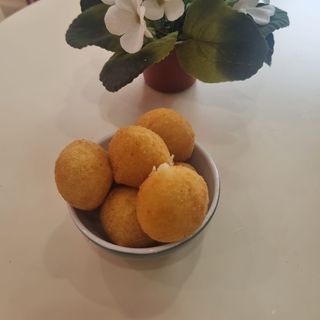 Bolinha de Queijo 8 Unidades