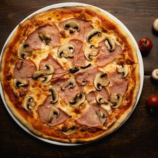 პიცა ლორით და სოკოთი