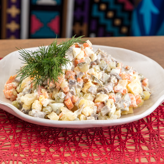 Салат Оливье с мясом