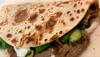 Piadina - Salsiccia, squarcquerone e zucchine