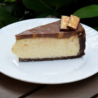Чізкейк Снікерс