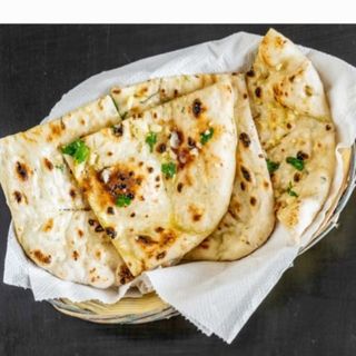 Cheese & Garlic Naan