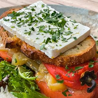 Българска салата  (320г)