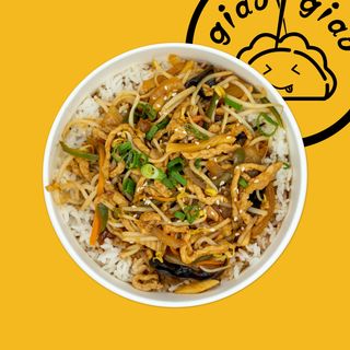 11. Riso con carne di maiale peperoni e funghi