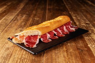 Bocadillo de Jamón Pata Negra