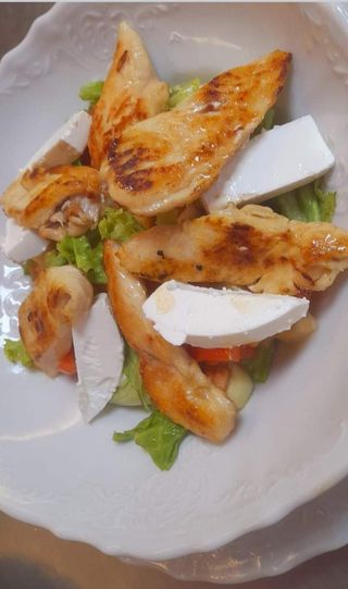 Pileća salata