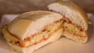 Bocadillo Caliente De Tortilla Francesa (Barra)